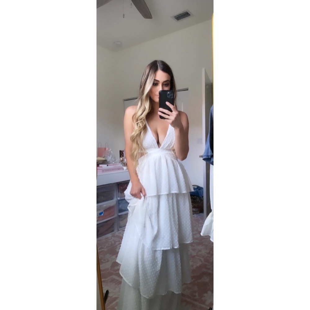 White gorgeous maxi dress